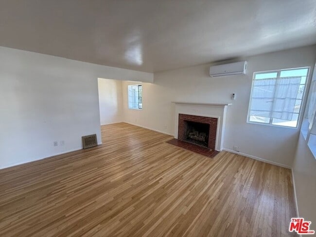 Foto del edificio - 3237 Midvale Ave