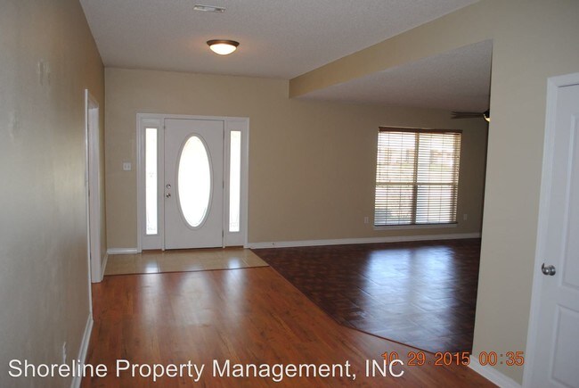 Foto del edificio - 10232 Lake Forest Dr