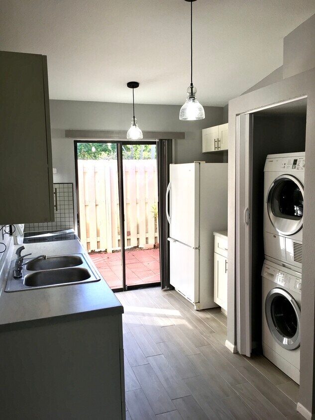 Foto principal - 2931 60th St W