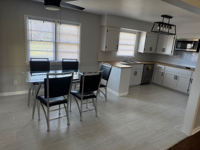 Building Photo - 2034 Hycrest Dr