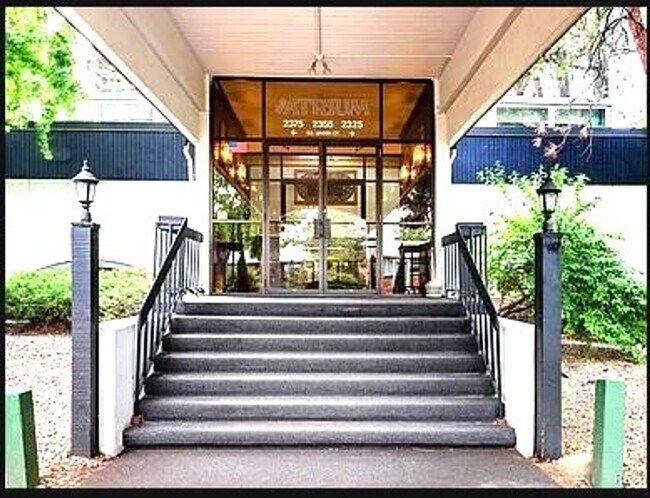 Foto del edificio - 2375 S Linden Ct