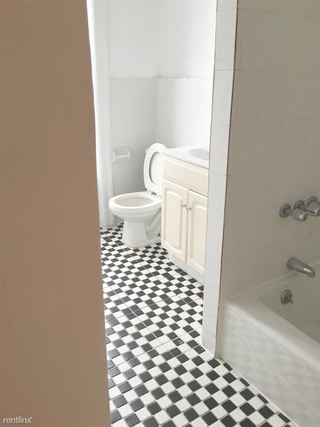 Building Photo - 229 Macon St