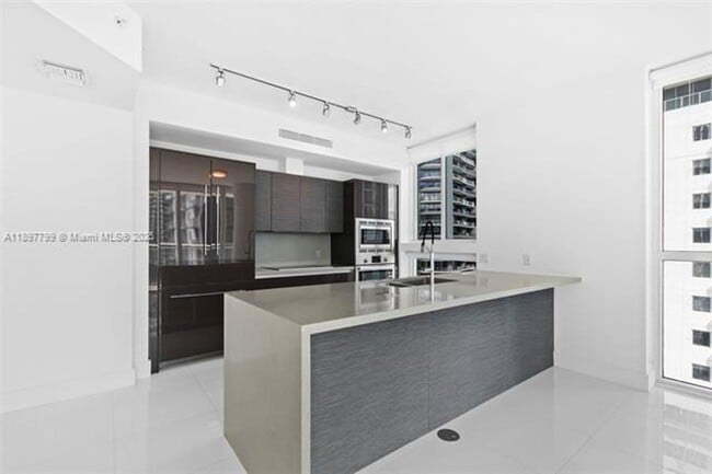 Building Photo - 1080 Brickell Ave