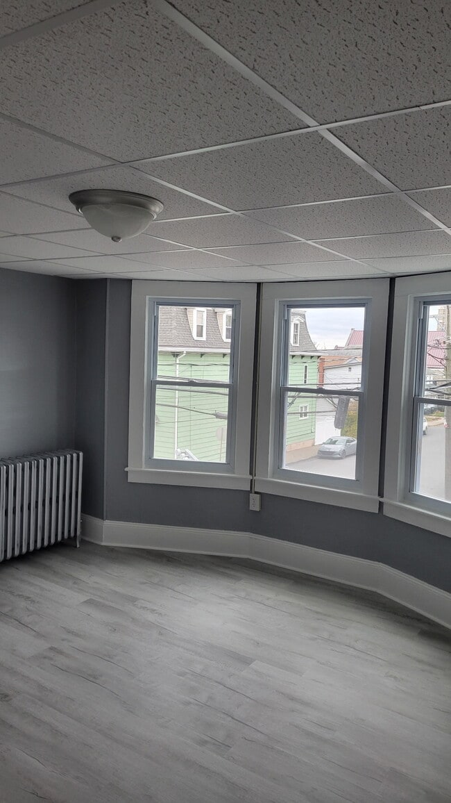 Building Photo - 701 Front St