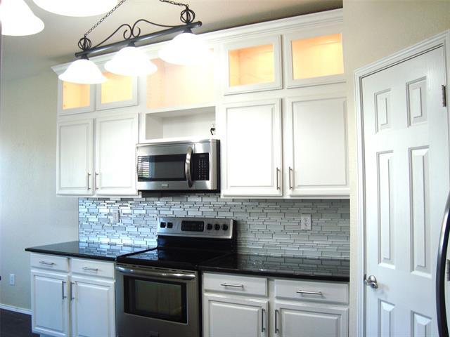 Building Photo - 2301 Orchid Dr