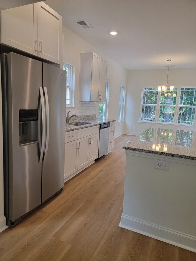 Building Photo - 106 Jackson Street - 106 N Jackson Ave