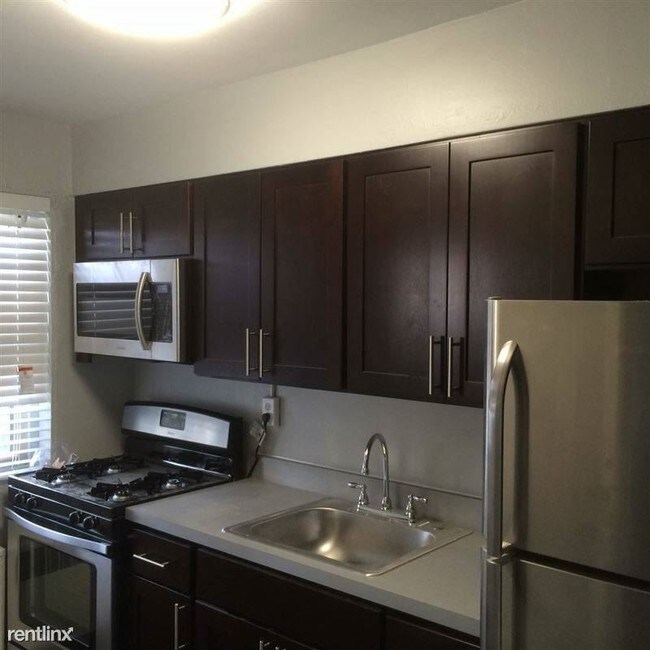 Foto del edificio - 7326 Germantown Ave