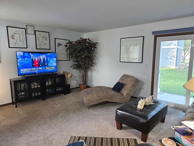 Building Photo - 951 Glouchester Cir