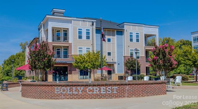 Foto del edificio - 16408 Holly Crest Ln