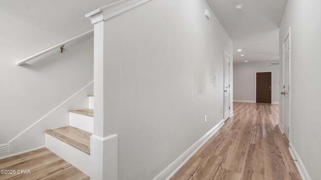 Foto del edificio - 7675 Shadow Lake Dr