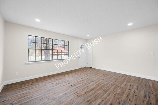 Foto del edificio - 3332 Gundy Dr