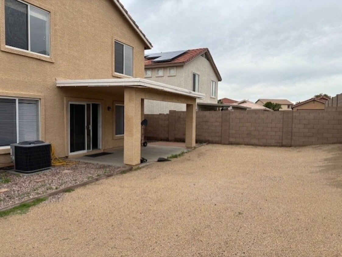 Building Photo - 22066 W Solano Dr