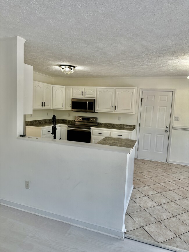 Kitchen - 9292 Woody Ct