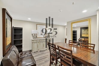 Interior Photo - 925 Common