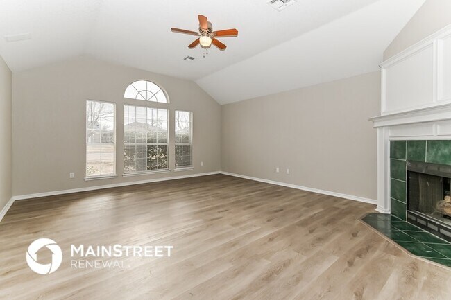 Foto del edificio - 11613 Wallace Ave