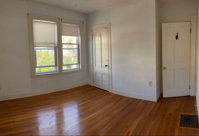 Building Photo - 51 Edison St