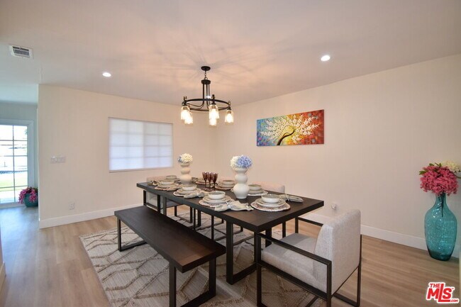 Foto del edificio - 1430 W Westmont Dr