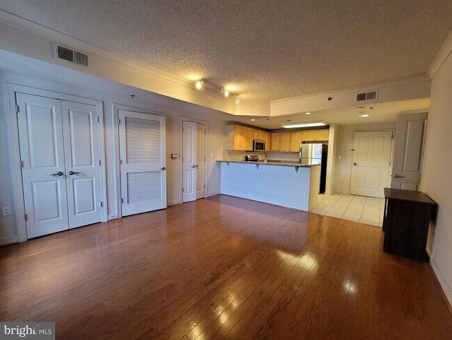 Foto del edificio - 777 7th St NW