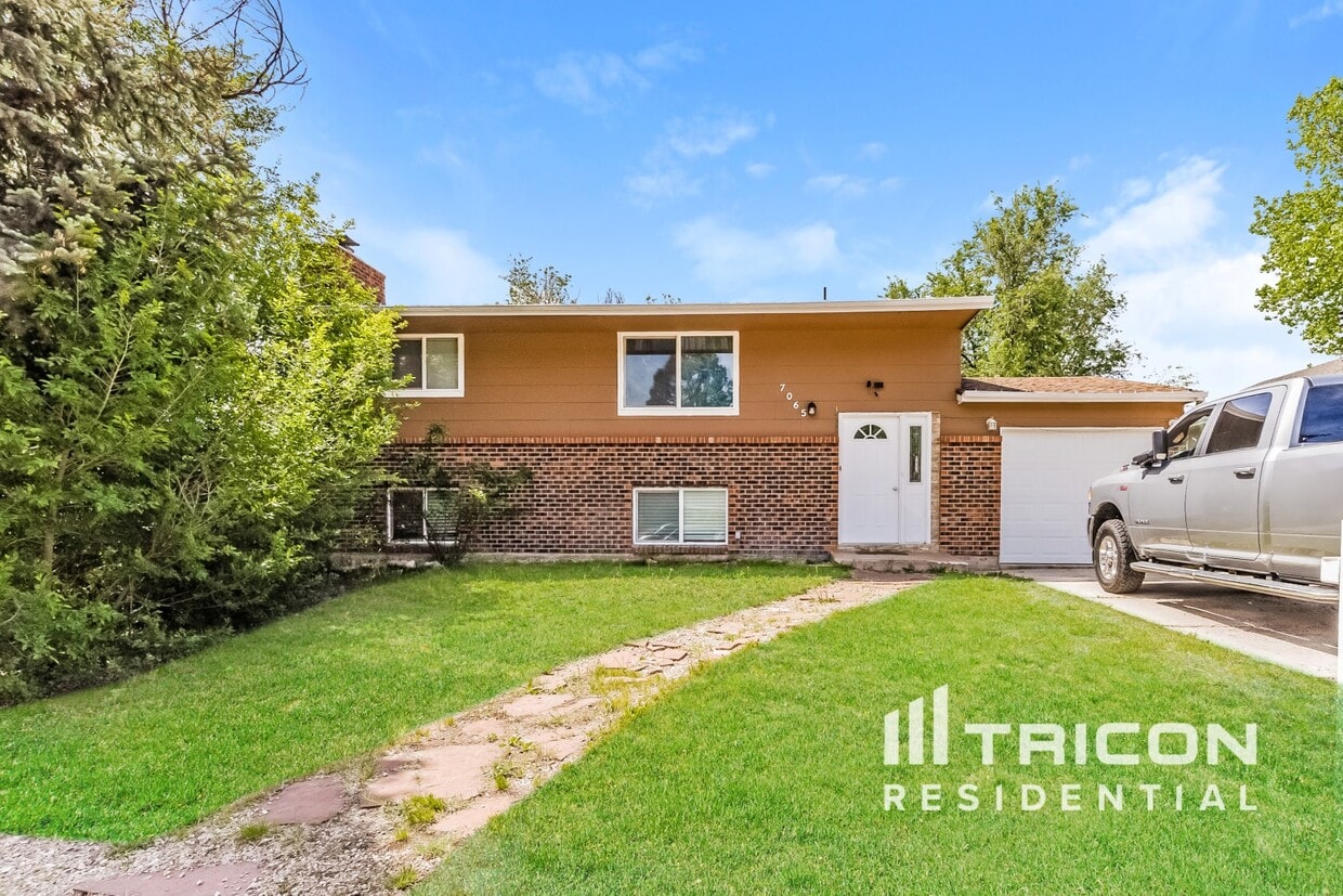 Primary Photo - 7065 White Mountain Dr
