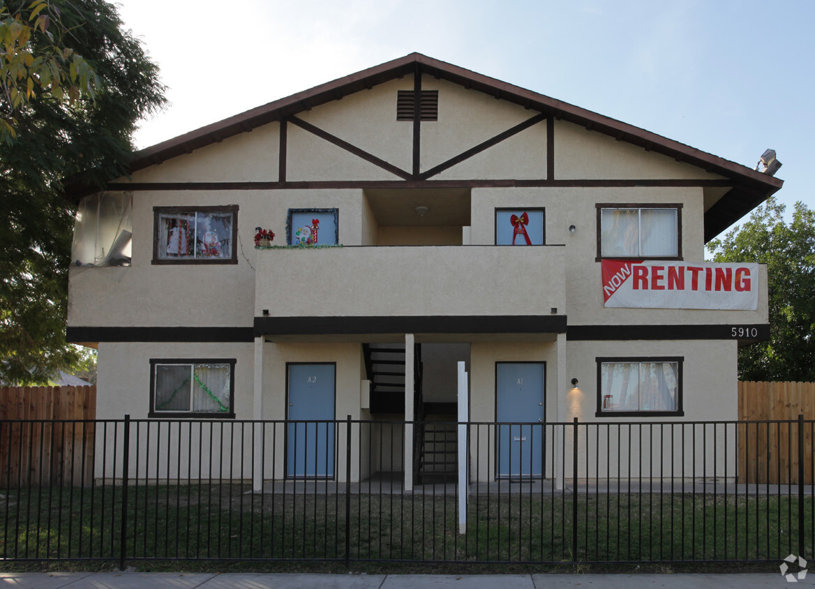 Primary Photo - Warren St. Family Village