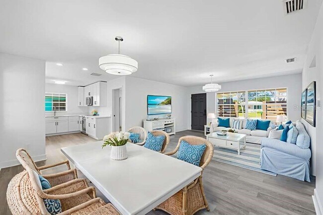 Building Photo - 2491 Coronado Way