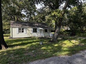Building Photo - 1022 Logan Ave