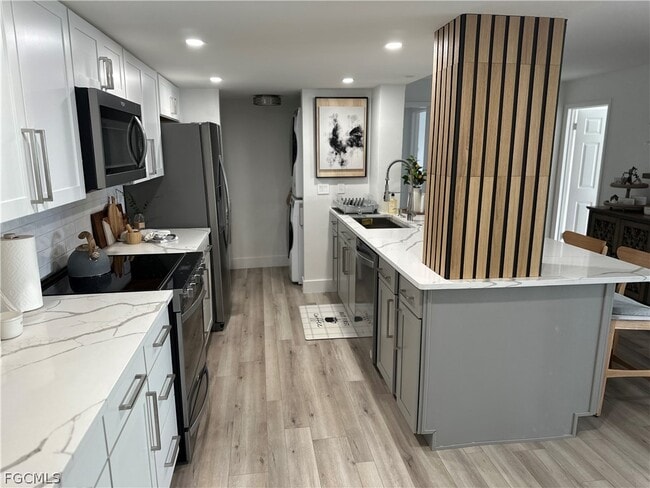 Building Photo - 1900 Clifford St