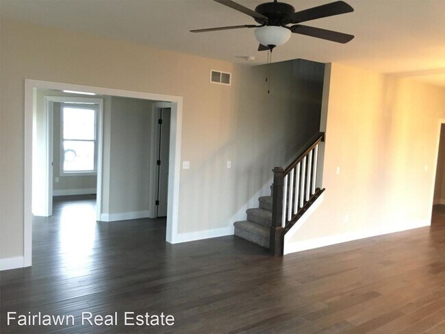 Building Photo - 4 br, 2.5 bath House - 1219 S. Roberto Rd.