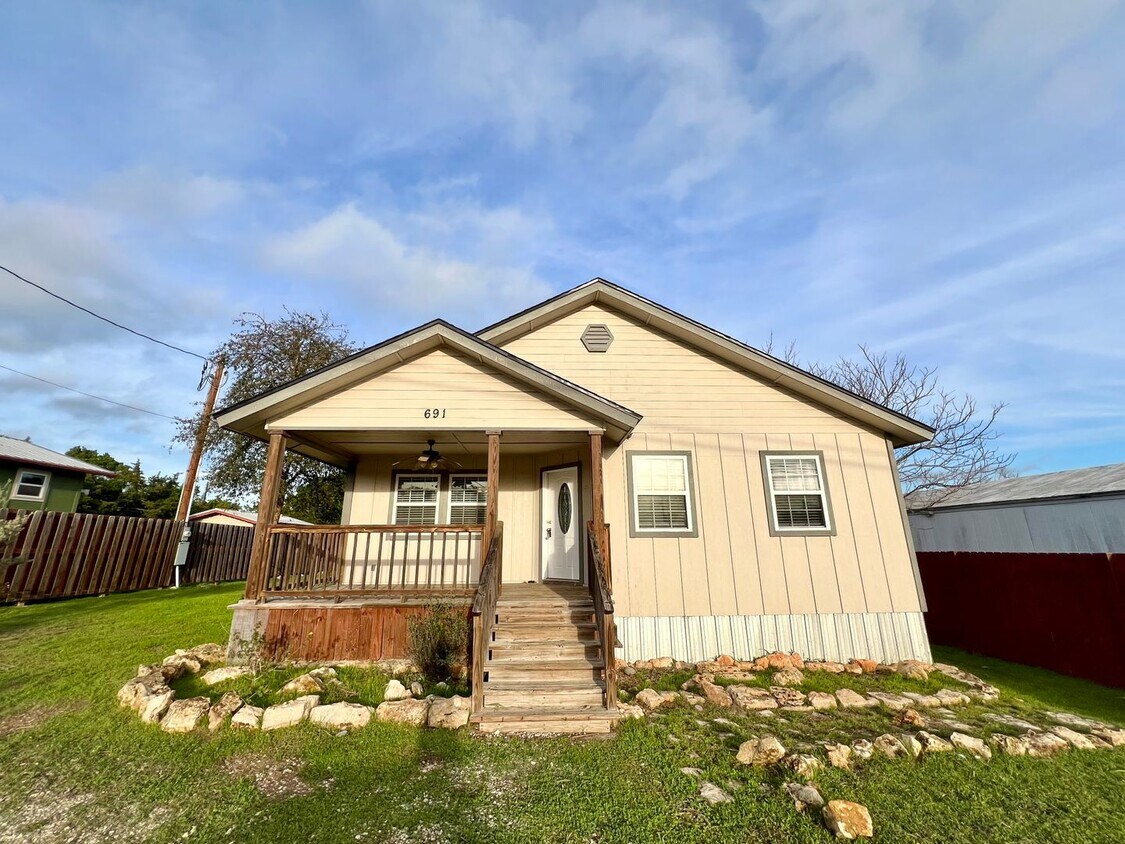 Primary Photo - MUST SEE!! Rustic Style 3 Bedroom / 2 Bath...