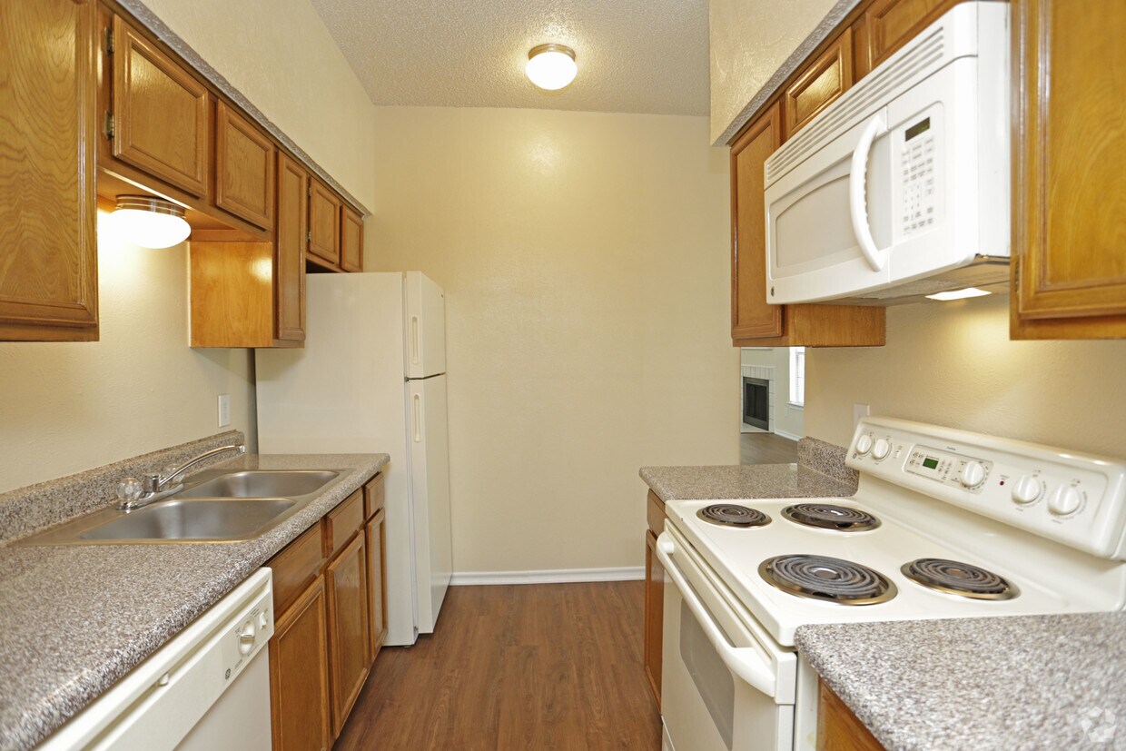 Foto principal - Oak Tree Condominiums
