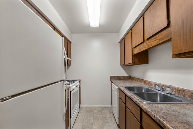 Building Photo - Briarwood of Columbus