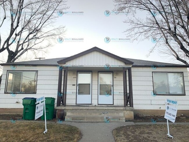 Building Photo - Cozy one bedroom one bathroom duplex located off of Keystone and Seventh Street in a cul-de-sac b...