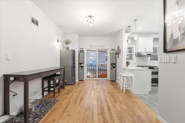 Building Photo - 285 Terrace Ave