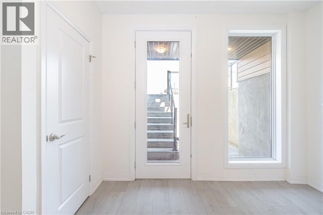 Building Photo - 261 Woodbine Ave