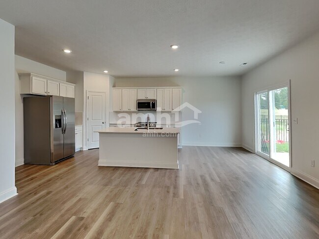 Building Photo - 9175 Henley Ave