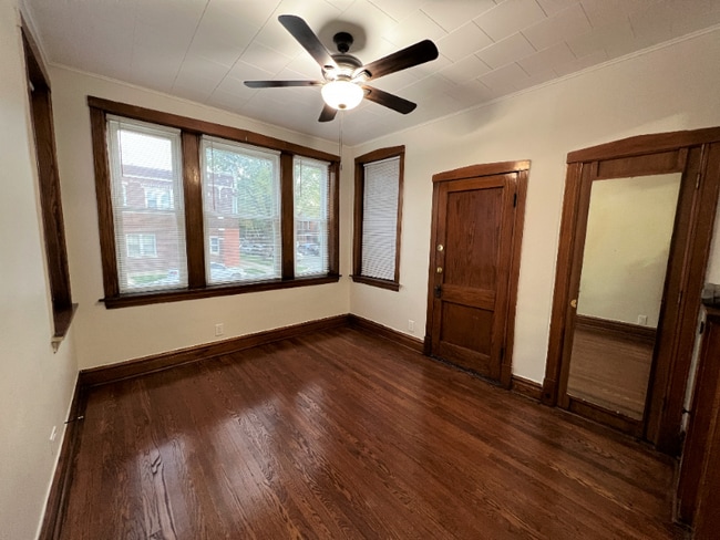 Building Photo - 2926 W 40th Pl
