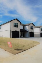 Building Photo - 1531 Northridge Dr