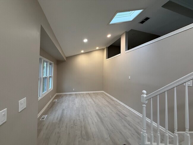 Foto del edificio - 337 Woodland Dr