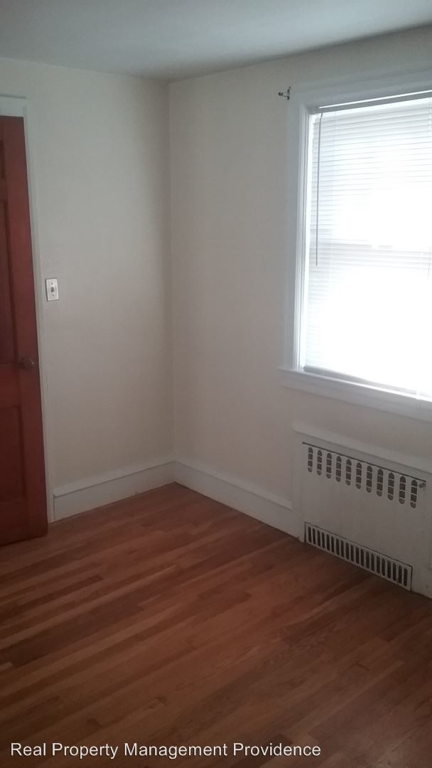 Building Photo - 2 br, 1 bath Apartment - 19 Amity St.