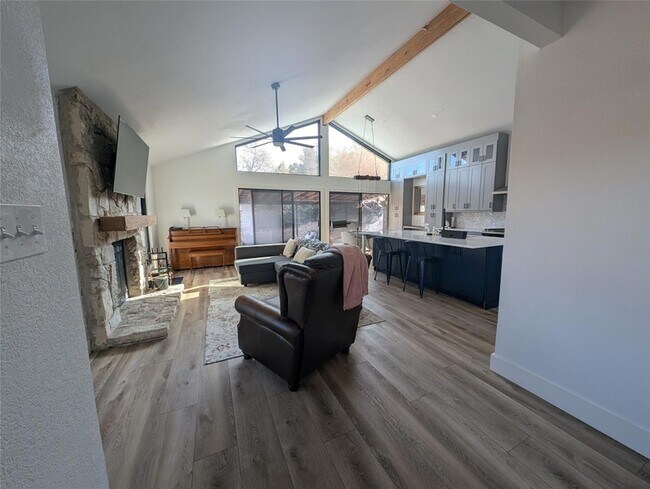Foto del edificio - 306 Deer Creek Cir
