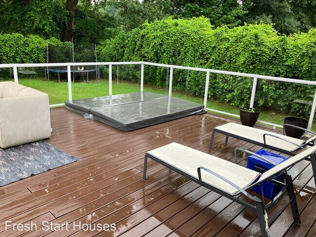 Foto del edificio - 5 br, 3 bath House - 113 Jewell Drive