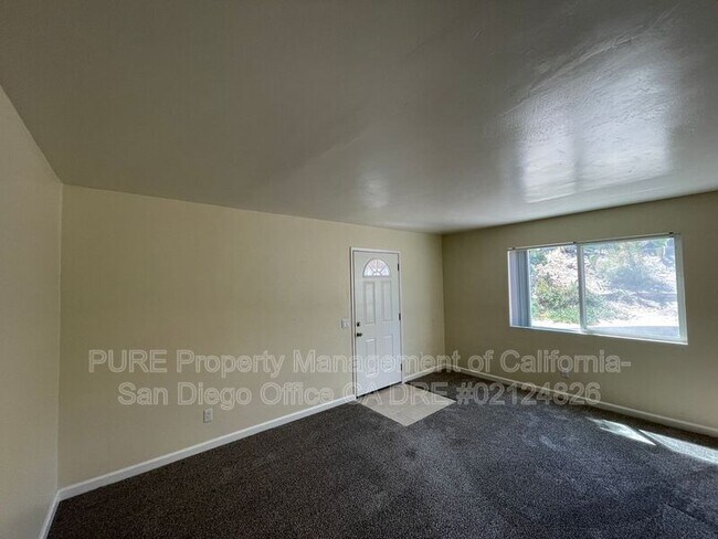 Building Photo - 2657 Buena Vista Ave