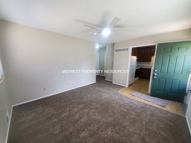 Foto del edificio - 2 Bedroom Duplex for Lease in Oak Grove | Offered by Midwest Property Resources
