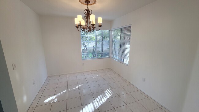 Building Photo - 603 Twin Peaks Ave