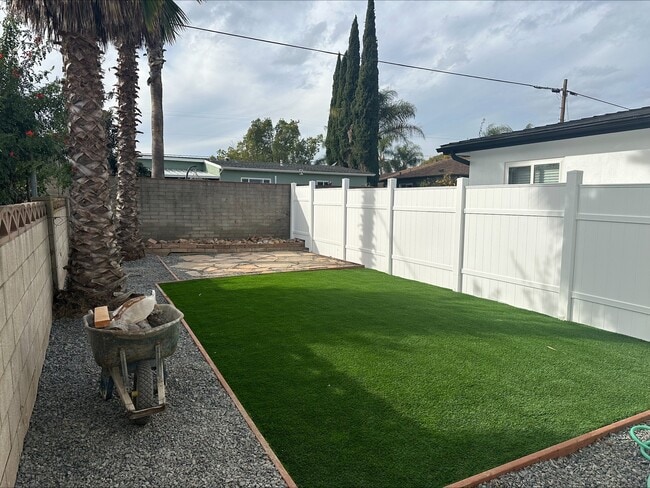 Building Photo - 5124 Leo St