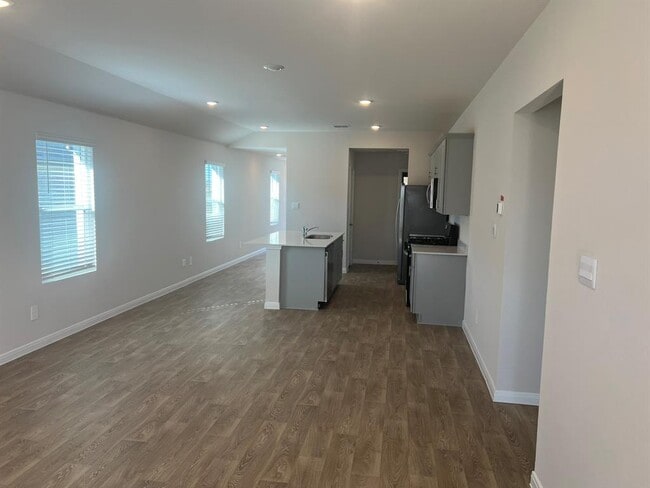 Building Photo - 112 Raymondville Path