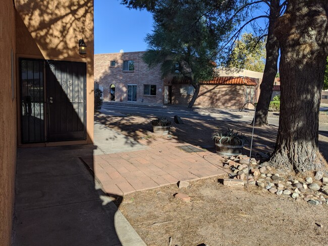Front door / patio area - 6536 E Calle La Paz