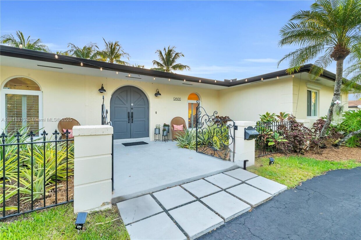 Foto principal - 12600 SW 70th Ave