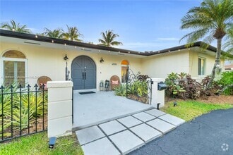 Building Photo - 12600 SW 70th Ave