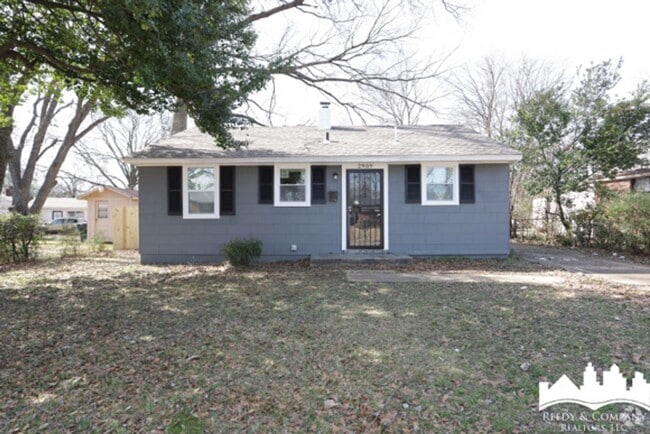 Building Photo - 2909 Flora Ave